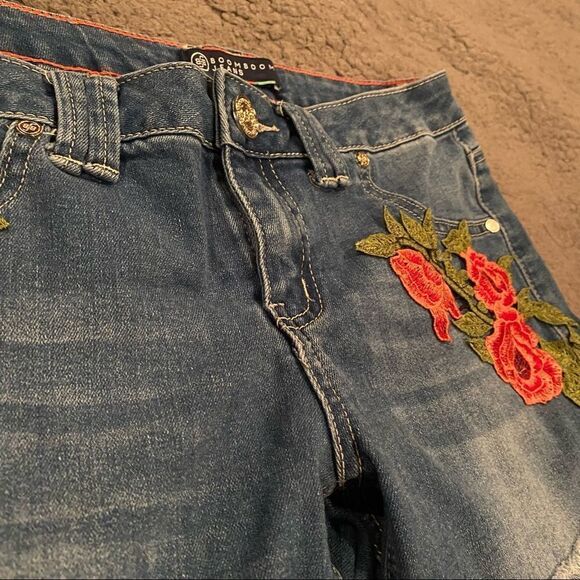 Book Boom Jeans Embroidered Shorts - Picture 5 of 9